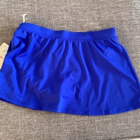 Swim skirt by Caribbean Joe. Size 10. - Picture 10 of 10